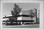 111 N MAIN ST (AKA 115 N MAIN ST), a Late-Modern small office building, built in Janesville, Wisconsin in 1985.