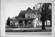 636 MILTON AVE, a Queen Anne house, built in Janesville, Wisconsin in 1895.