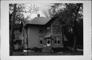 209 OAKLAND AVE, a Queen Anne house, built in Janesville, Wisconsin in 1895.