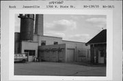 1700 W STATE ST, a Commercial Vernacular garage (residential), built in Janesville, Wisconsin in 1915.