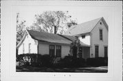 439 E MADISON AVE, a Gabled Ell house, built in Milton, Wisconsin in 1890.
