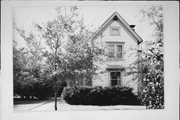 525 LAUREL ST, a Gabled Ell house, built in Reedsburg, Wisconsin in 1900.