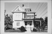 1047 E MAIN ST, a Queen Anne house, built in Reedsburg, Wisconsin in 1901.