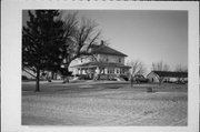 STATE HIGHWAY 29, a American Foursquare house, built in Maple Grove, Wisconsin in .