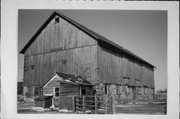 STATE HIGHWAY 29, a Astylistic Utilitarian Building barn, built in Hartland, Wisconsin in .