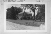 GLENMONT HIGHWAY, S SIDE, .5 MI W OF MANN LAKE RD (MANN LN), a Gabled Ell house, built in Troy, Wisconsin in .