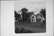 HORSESHOE LN, N END, OFF HIGH BRIDGE RD, .75 MI W OF COUNTY HIGHWAY I, a Cross Gabled house, built in Somerset, Wisconsin in 1907.