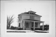 414 W 5TH ST 414 W 5TH ST, a American Foursquare house, built in New Richmond, Wisconsin in 1918.