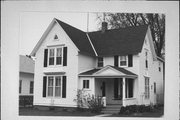 546 S ARCH AVE, a Gabled Ell house, built in New Richmond, Wisconsin in 1900.