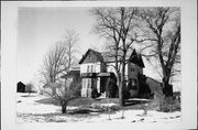 N2328 STATE HIGHWAY 28, a Gabled Ell house, built in Scott, Wisconsin in 1889.