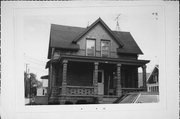 812 LELAND, a Side Gabled house, built in Sheboygan, Wisconsin in 1915.