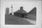 SH 54, SOUTH SIDE, .3 MI. EAST OF COUNTY HIGHWAY DD, a Late Gothic Revival centric barn, built in Gale, Wisconsin in .