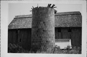 S SIDE OF A RD 2 MI W OF COUNTY HIGHWAY E S SIDE OF A RD 2 MI W OF COUNTY HIGHWAY E, a Astylistic Utilitarian Building silo, built in Hale, Wisconsin in .