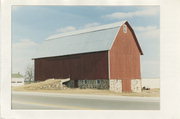 SE SIDE OF US HIGHWAY 151 0.35 MI SW OF COUNTY HIGHWAY V, a Astylistic Utilitarian Building barn, built in York, Wisconsin in .