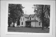 N SIDE OF LAKE SHORE RD .3 M NW OF KOCH RD, a Gabled Ell house, built in Sharon, Wisconsin in .