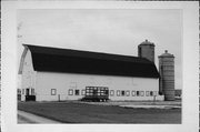 N1449 BRICK SCHOOL RD, a Astylistic Utilitarian Building barn, built in Walworth, Wisconsin in 1900.