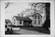 W6971 BRICK CHURCH RD, a Gabled Ell house, built in Walworth, Wisconsin in 1870.