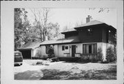 700 S LAKE SHORE DR, a Prairie School house, built in Linn, Wisconsin in 1905.