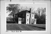 555 HUNT CLUB CT, a Colonial Revival/Georgian Revival house, built in Geneva, Wisconsin in 1915.