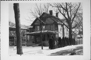 516 E WALWORTH AVE, a Queen Anne house, built in Delavan, Wisconsin in 1897.