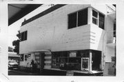 2709 UNIVERSITY AVE, a Art/Streamline Moderne gas station/service station, built in Madison, Wisconsin in 1940.