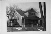 504 S 6TH AVE, a Bungalow house, built in West Bend, Wisconsin in .