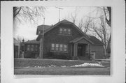 516 S 7TH AVE, a Bungalow house, built in West Bend, Wisconsin in 1885.