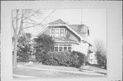 517 S 7TH AVE, a Bungalow house, built in West Bend, Wisconsin in 1890.