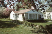 345 E CAPITOL DRIVE, a Other Vernacular house, built in Hartland, Wisconsin in .