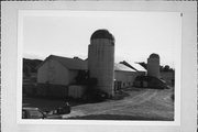 COUNTY HIGHWAY Z, a Astylistic Utilitarian Building barn, built in Ottawa, Wisconsin in 1920.