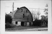 W304 S5186 STATE HIGHWAY 83, a Astylistic Utilitarian Building barn, built in Genesee, Wisconsin in 1940.