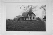 N95 W23549 HIGHWAY Q, 250 FEET EAST OF MT. VERNON DR, SOUTH SIDE, a Gabled Ell house, built in Lisbon, Wisconsin in .