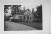 N95 W26587 HIGHWAY Q, a Queen Anne house, built in Lisbon, Wisconsin in 1900.