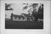 N91 W26399 HICKORY ROAD, .4 MILE WEST OF HIGHWAY J, SOUTH SIDE, a Side Gabled house, built in Lisbon, Wisconsin in 1860.