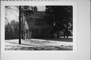 921 E CAPITOL DR, a Side Gabled house, built in Hartland, Wisconsin in .