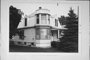 N 88 W 16171 PARK BLVD, a Dutch Colonial Revival house, built in Menomonee Falls, Wisconsin in .
