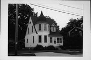 604 DIVISION ST, a Queen Anne house, built in Mukwonago (village), Wisconsin in 1905.