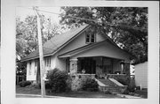 322 GRAND AVE, a Bungalow house, built in Mukwonago (village), Wisconsin in 1920.