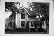 200 PEARL AVE 200 PEARL AVE, a Queen Anne house, built in Mukwonago (village), Wisconsin in 1902.