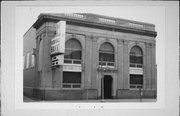 138 E WISCONSIN AVE 138 E WISCONSIN AVE, a Neoclassical/Beaux Arts bank/financial institution, built in Oconomowoc, Wisconsin in 1925.