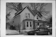 311 OAKTON AVE, a Gabled Ell house, built in Pewaukee, Wisconsin in 1870.