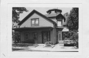 936 JENIFER ST, a Front Gabled house, built in Madison, Wisconsin in 1892.