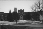1000 W WASHINGTON ST, a Late Gothic Revival school – elem/middle/jr high/high, built in New London, Wisconsin in 1913.