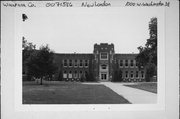 1000 W WASHINGTON ST, a Late Gothic Revival elementary, middle, jr.high, or high, built in New London, Wisconsin in 1913.
