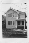 1319-1321 JENIFER ST, a Craftsman house, built in Madison, Wisconsin in 1924.
