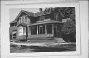 142 5TH ST, a Queen Anne house, built in Neenah, Wisconsin in 1891.