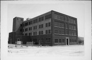 400 N COMMERCIAL ST (WAS 331) 400 N COMMERCIAL ST (WAS 331), a Astylistic Utilitarian Building warehouse, built in Neenah, Wisconsin in 1918.