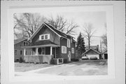 571 OAK ST 571 OAK ST, a Front Gabled house, built in Neenah, Wisconsin in 1922.