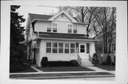 123 WASHINGTON AVE, a Craftsman house, built in Neenah, Wisconsin in 1919.
