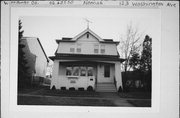123 WASHINGTON AVE, a Craftsman house, built in Neenah, Wisconsin in 1919.